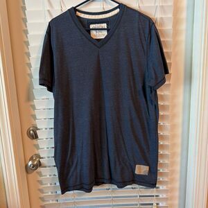 Aeropostale V-Neck XL